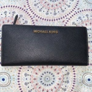 Michael Kors Jet Set Travel Wallet